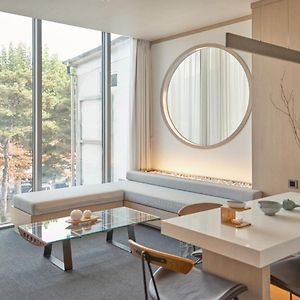 Uh Suite The Seoul